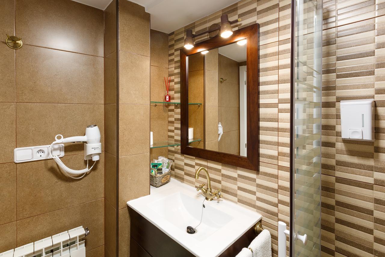 Hotel Villa San Jorge Azanuy ภายนอก รูปภาพ