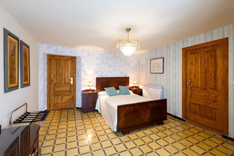 Hotel Villa San Jorge Azanuy ภายนอก รูปภาพ